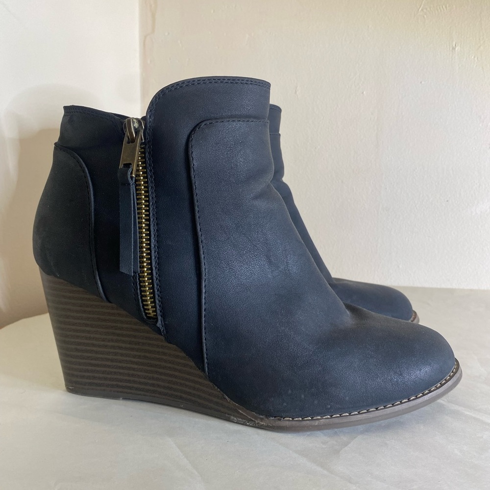 Maurice's size 10 Black Wedge Booties ankle boots zippers